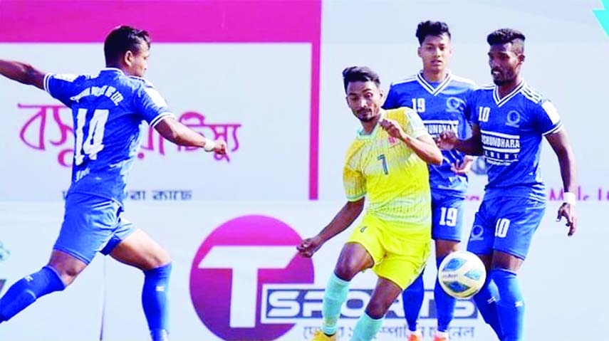 A moment of the match of the TVS Bangladesh Premier League Football between Dhaka Abahani Limited and Sheikh Russel Krira Chakra at Bashundhara Sports Complex in the city on Friday.