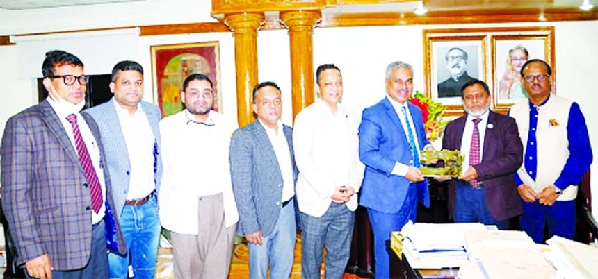 A BGMEA delegation led by its President Faruque Hassan made a courtesy call on Rajuk Chairman A B M Amin Ullah Nuri at the latter's office in the capital on Thursday.
