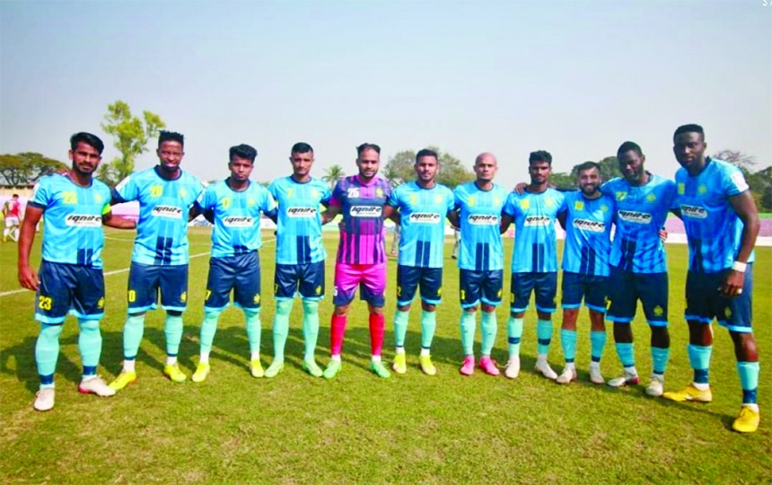 Players of Chittagong Abahani Limited pose for a photo session before the match of the TVS Bangladesh Premier League Football against Swadhinata Krira Sangha at Muktijoddha Smrity Stadium in Rajshahi on Saturday.