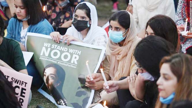 Women rights activists in Pakistan protest against the brutal killing of Noor Mukadam recently.