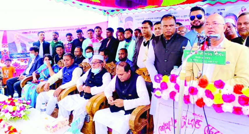 SYLHET: State Minister for Disaster Management and Relief Dr Md Enamur Rahman MP speaks at a discussion meeting arranged by Ward No 9 of Daudpur Union in South Surma Upazila recently.