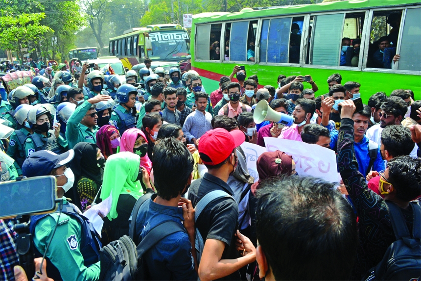 Students of seven-affiliated colleges intercept New Market intersection on Wednesday to press home their demands.