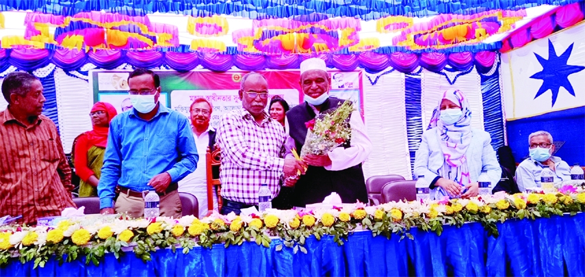 RANGPUR: Mahamudur Rahman Titu, Panel Mayor, Rangpur City Corporation greets freedom fighters on the Rangpur City Corporation premises on the occasion of the Golden Jubilee of Independence on Saturday .