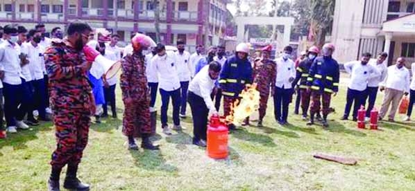 KAPASIA (Gazipur) : Kapasia Upazila Administration and Upazila Project Implementation Officer's Office arranged fire and earthquake awareness exercise on the occasion of National Disaster Preparedness Day in Gazipur on Thursday.