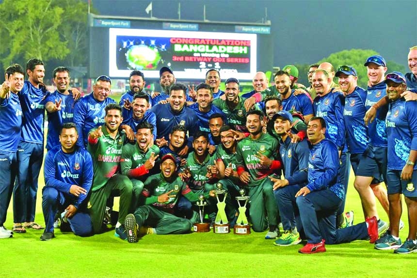 Members of Bangladesh National Cricket team, pose for a photo session after beating South Africa National Cricket team in the third and final One Day International match at SuperSport Park in Centurion on Wednesday. Agency photo
