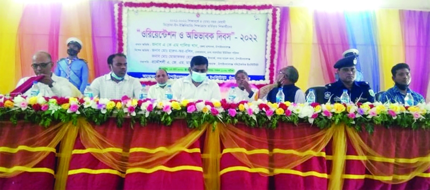 CHAPAINAWABGANJ : An orientation programme arranges for the students of the session 2021-2022 of Chapainawabganj Polytechnic Institute with parents gathering at its Auditorium on Wednesday.