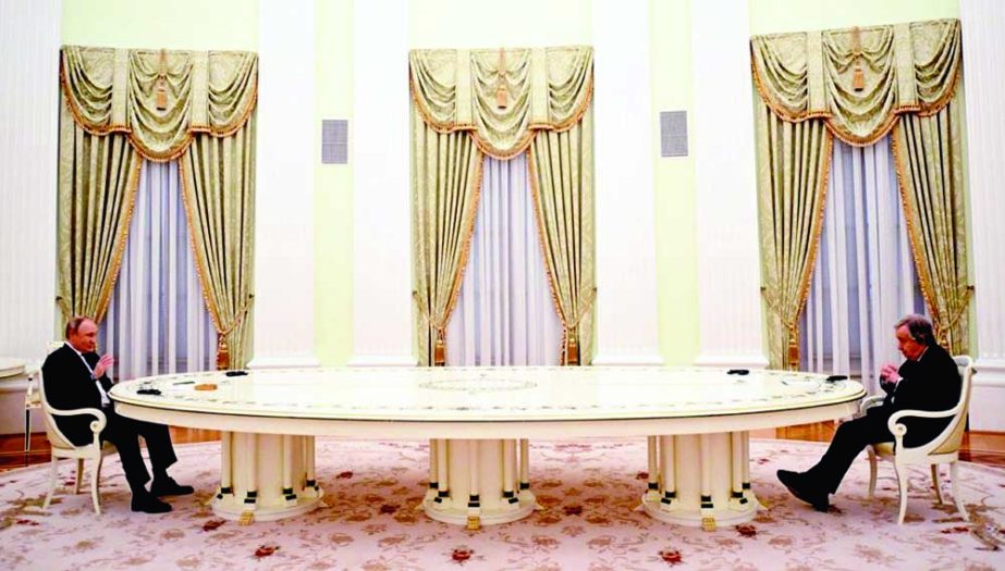 Russian President Vladimir Putin holds talks with UN Secretary-General Antonio Guterres across a long white table at the Kremlin palace in Moscow. Agency photo