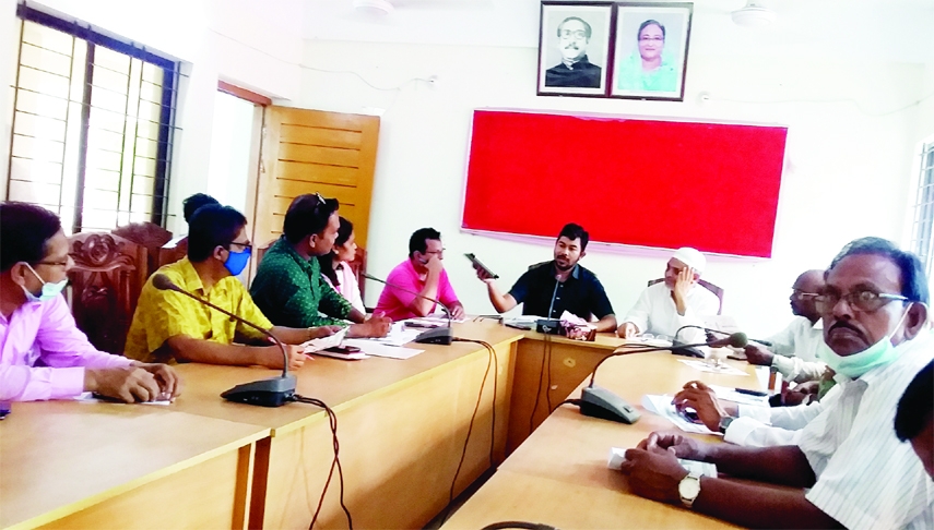 CHATMOHAR (Pabna ): Chatmohar Upazila Census Standing Committee arranges an awareness meeting on census and house counting at Upazila Parishad Meeting Room on Thursday. Md Saikat Islam, UNO presided over the meeting.