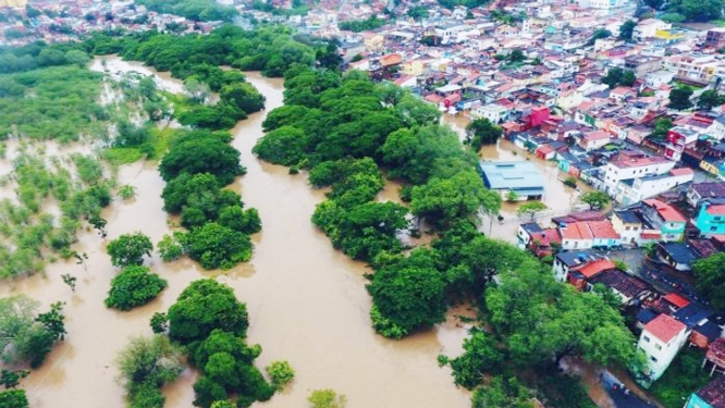 Flood and downpour in Brazil claiming deaths.