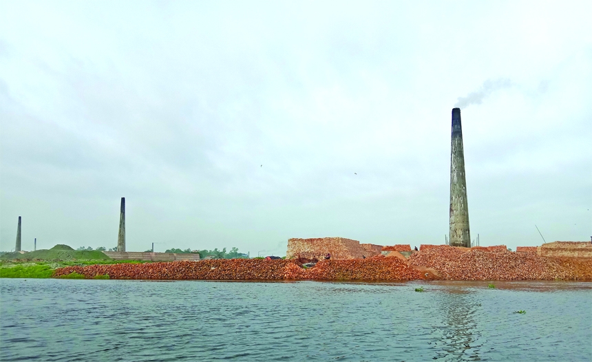 A section of businessmen established brick kilns illegally on the banks of Dhaleswari river in Mollar bazar area of Keranigonj near the capital.