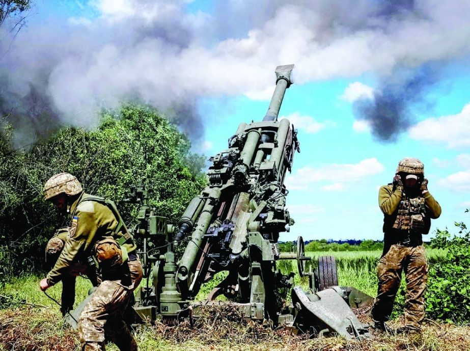 Ukrainian military fire a shell from a M777 Howitzer near the front line in the Donetsk region, Ukraine. Internet photo