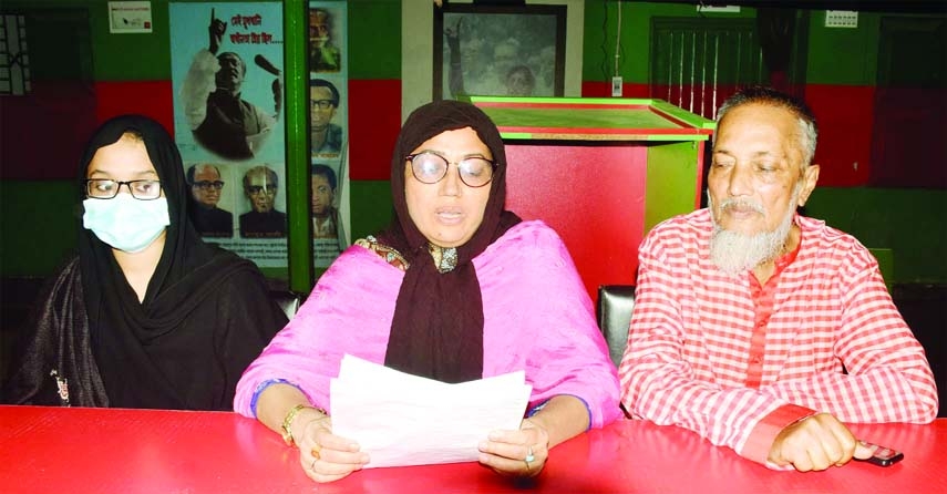 GABTOLI (Bogura): Rozina Akhter, Principal of Muktijoddha Technical School and College in Gobtoli Upazila addresses a press conference on Monday protesting conspiracy of griping the College.