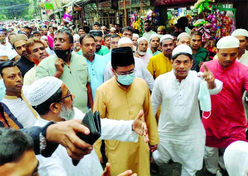 DSCC Mayor Barrister Sheikh Fazle Noor Taposh first ever visits development activities in the city's Azimpur area on Friday after offering Jum'a Prayers. Councillor of 26 No. Ward of DSCC Hasibur Rahman Manik was also present on the occasion.