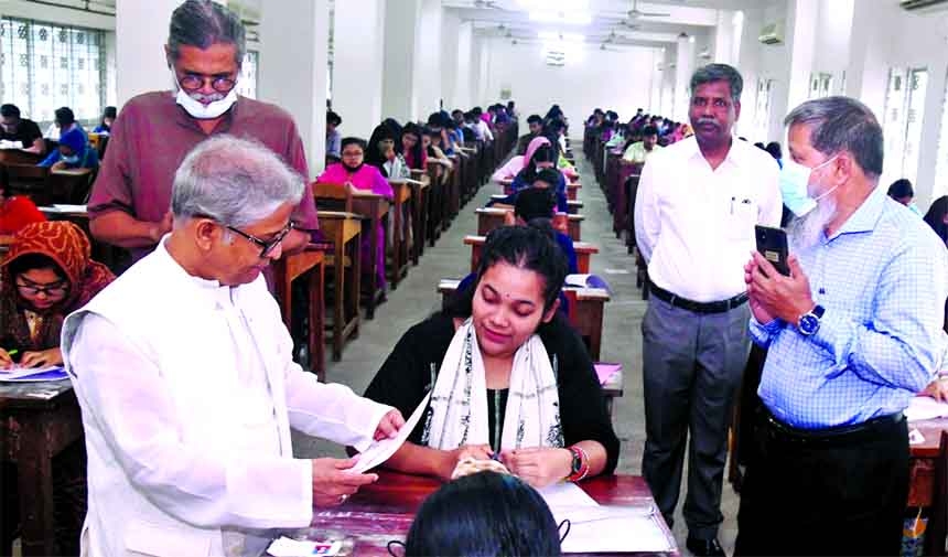 Vice-Chancellor of Dhaka University Prof. Dr. Akhtaruzzaman visits a center of honours admission test under 'Cha' Unit of the university's Arts Building on Friday.