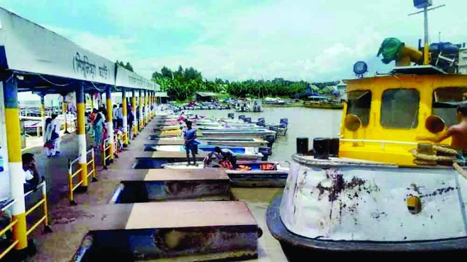 Shimulia Ferry Ghat looks deserted because there was few number of passengers found on Tuesday due to Padma Bridge as it was opened to traffic on Saturday. NN photo