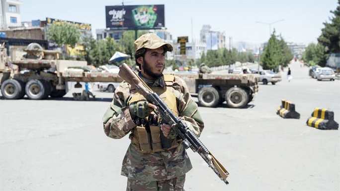 Troops guard Kabul so that no female enters school for learning.