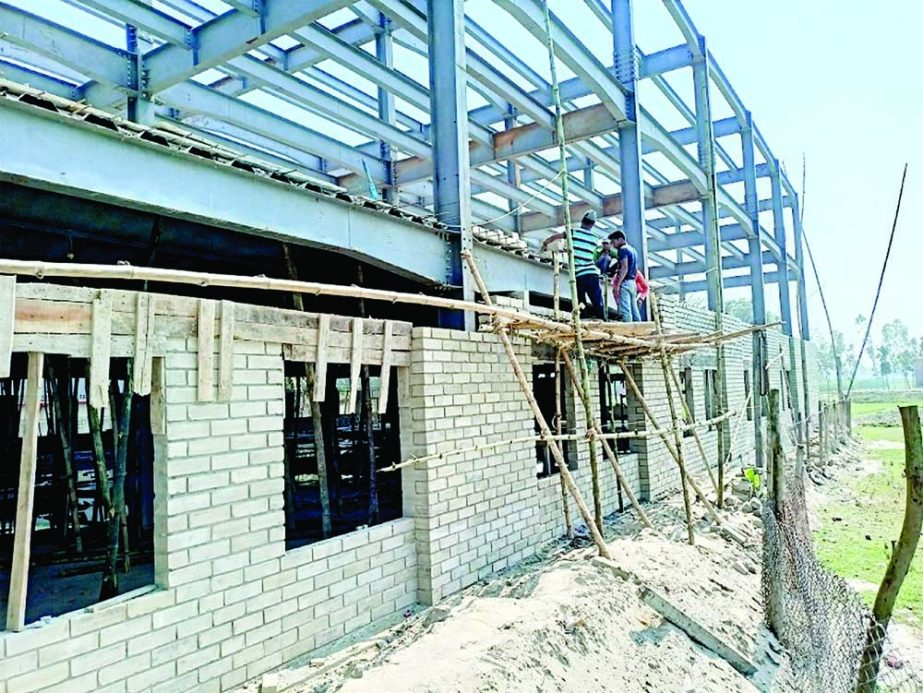 NILPHAMARI : A view of the construction of the eco-friendly bricks in Nilphamari. NN photo