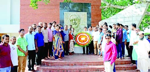 KHULNA : Newly-appointed Registrar Engn Md. Anisur Rahman Bhuiyan of Khulna University of Science and Technology ( KUET) payed tribute on the portrait of Bangabandhu Sheikh Mujibur Rahman at Bangabandhu Square of KUET campus on Wednesday.