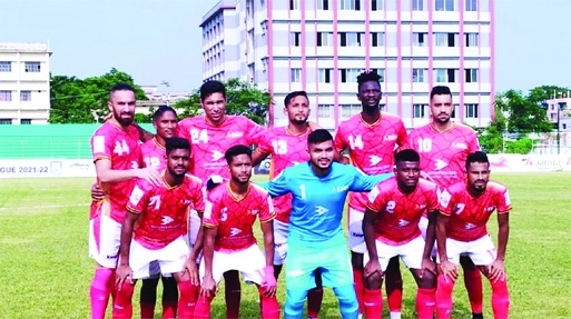 Players of champions Bashundhara Kings pose for a photo session after their match recently.