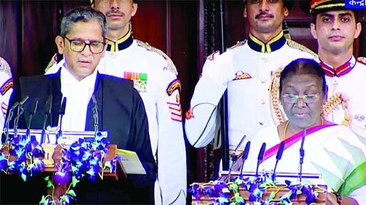 Chief Justice of India NV Ramana administered oath to Droupadi Murmu as the 15th President of India at a ceremony held at Parliament's Central Hall on Monday.