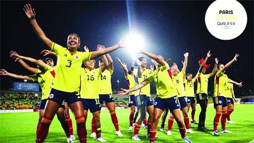 Players of Colombia women's team celebrate after defeating Argentina during the Copa America Femenina 2022 football at Alfonso López Stadium in Bucaramanga, Colombia on Monday.