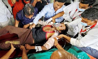 An Indian drinking alcohol fell unconscious and under nursing of the nearby people. 42 people died and about 100 are hospitalized.