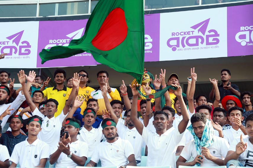 A good number of spectators arrived at the gallery to watch the 1st day play of the 2nd Test between Bangladesh and Australia at the Zahur Ahmed Chowdhury Stadium in Chittagong on Monday.