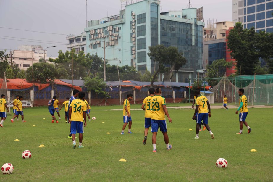 Players of Sheikh Jamal Dhanmondi Club Limited taking part at a practice session at Sheikh Jamal Dhanmondi Club Ground on Tuesday.