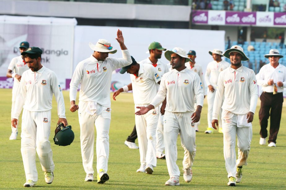 Players of Bangladesh coming out from the field after the ending of the 2nd day play of the 2nd Test match between Bangladesh and Australia at Zahur Ahmed Chowdhury Stadium in Chittagong on Tuesday.