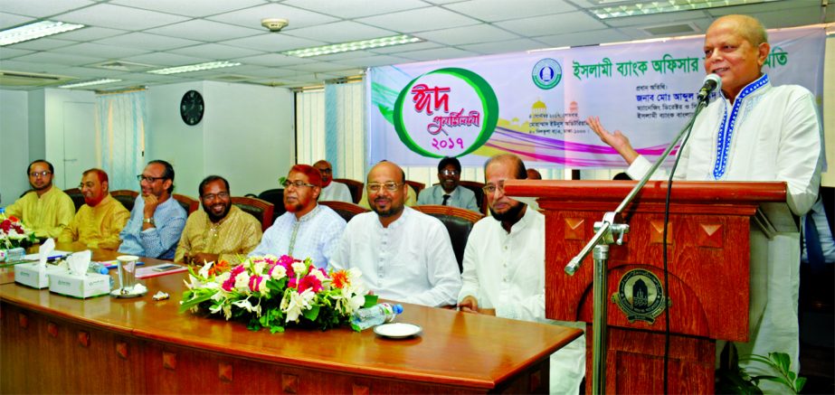 Md. Abdul Hamid Miah, Managing Director of Islami Bank Bangladesh Limited, addressing at its Eid Reunion programme at the banks head office in the city on Monday. Md. Mahbub-ul-Alam, AMD, Abdus Sadeque Bhuiyan, Md. Shamsuzzaman, Mohammed Munirul Moula, Mo