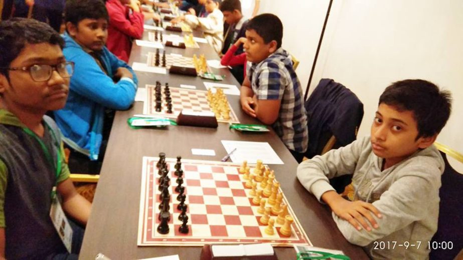 A scene from the 3rd round games on Wednesday in the Western Asia Youth Chess Championship 2017 which is now being held at Waskaduwa in Sri Lanka.