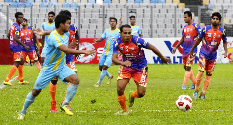 An action from the match of the Saif Power Battery Bangladesh Premier League Football between Chittagong Abahani Limited and Brothers Union Limited at the Bangababdhu National Stadium on Sunday.