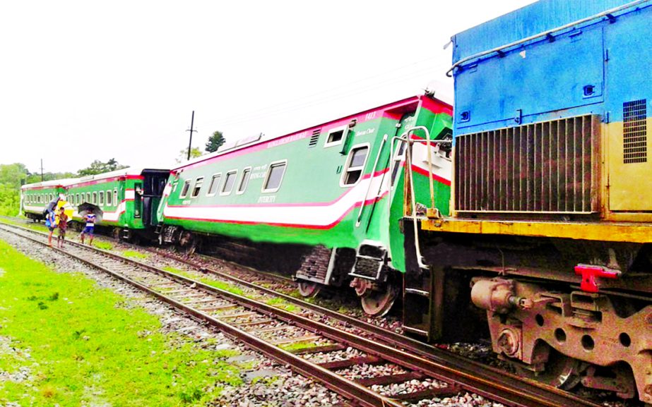 Dhaka-bound Turna Nishitha Express train coming from Chittagong derailed at Murail railway crossing causing sufferings to passengers for eight hours on Monday.