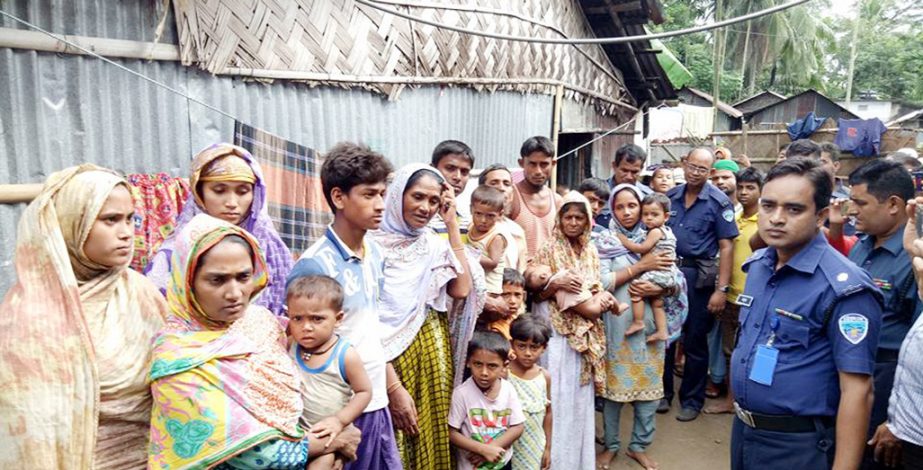 Police rescued 23 Rohingyas from Prokash Maghi Colony in Hathazari Pourashava area on Tuesday.