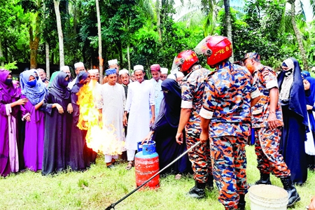 BORHANUDDIN (Bhola): Upazila Fire Service and Civil Defence arranges fire control techniques exhibition at Borhanuddin Kamil (Alia) Madrasa premises on Saturday.