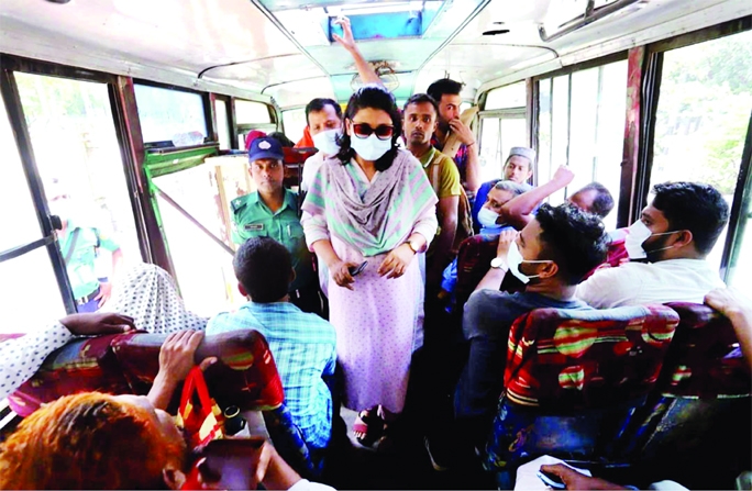 Bangladesh Road Transport Authority (BRTA) conducts a mobile court led by a magistrate in front of Engineering Institute in the capital on Sunday.