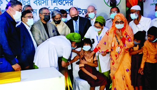 Health Minister Zahid Maleque inaugurates National vaccination campaign for children aged from five to eleven with pediatric doses of US-donated Pfizer vaccines at Bangabandhu International Conference Centre in the city on Thursday.