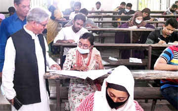 Vice-Chancellor of DU Prof. Dr. Akhtaruzzaman visits a center of admission test of first year honours of affiliated seven colleges under DU on Friday.