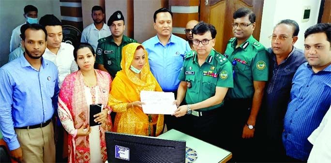 BARISHAL : Saiful Islam BPM , Police Commissionr, Barishal Metropolitan Police (BMP) inaugurated 'One Stop Police Clearance Service' at BMP Commissioner's Office at Amtala Morof Barishal City on Wednesday.