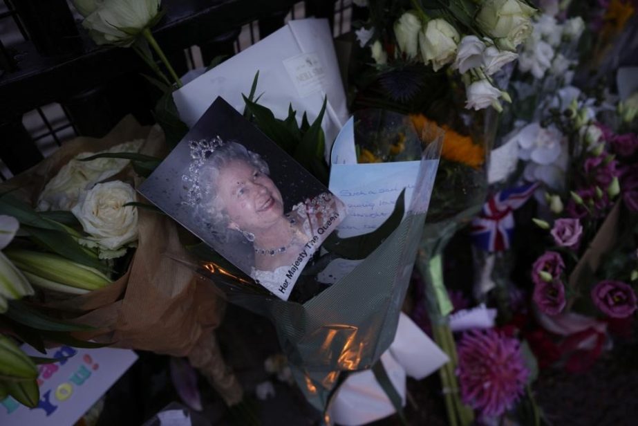 The world mourns Queen Elizabeth II. Photo: AP