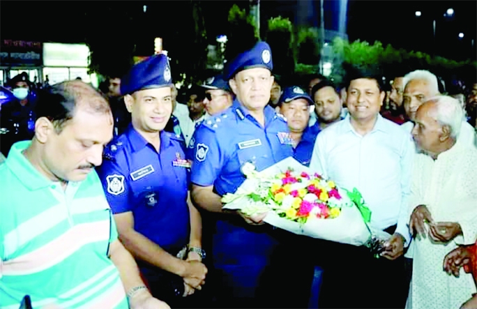 FENI : Zakir Hasan, Superintendent of Police, Feni District greets Md. Anwar Hossain BPM (Bar), PPM (Bar), DIG, Chattogram Range during his visit in Feni on Wednesday.